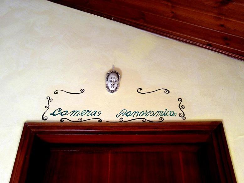 Art B&B La Casa Del Pittore Revine Lago Bagian luar foto
